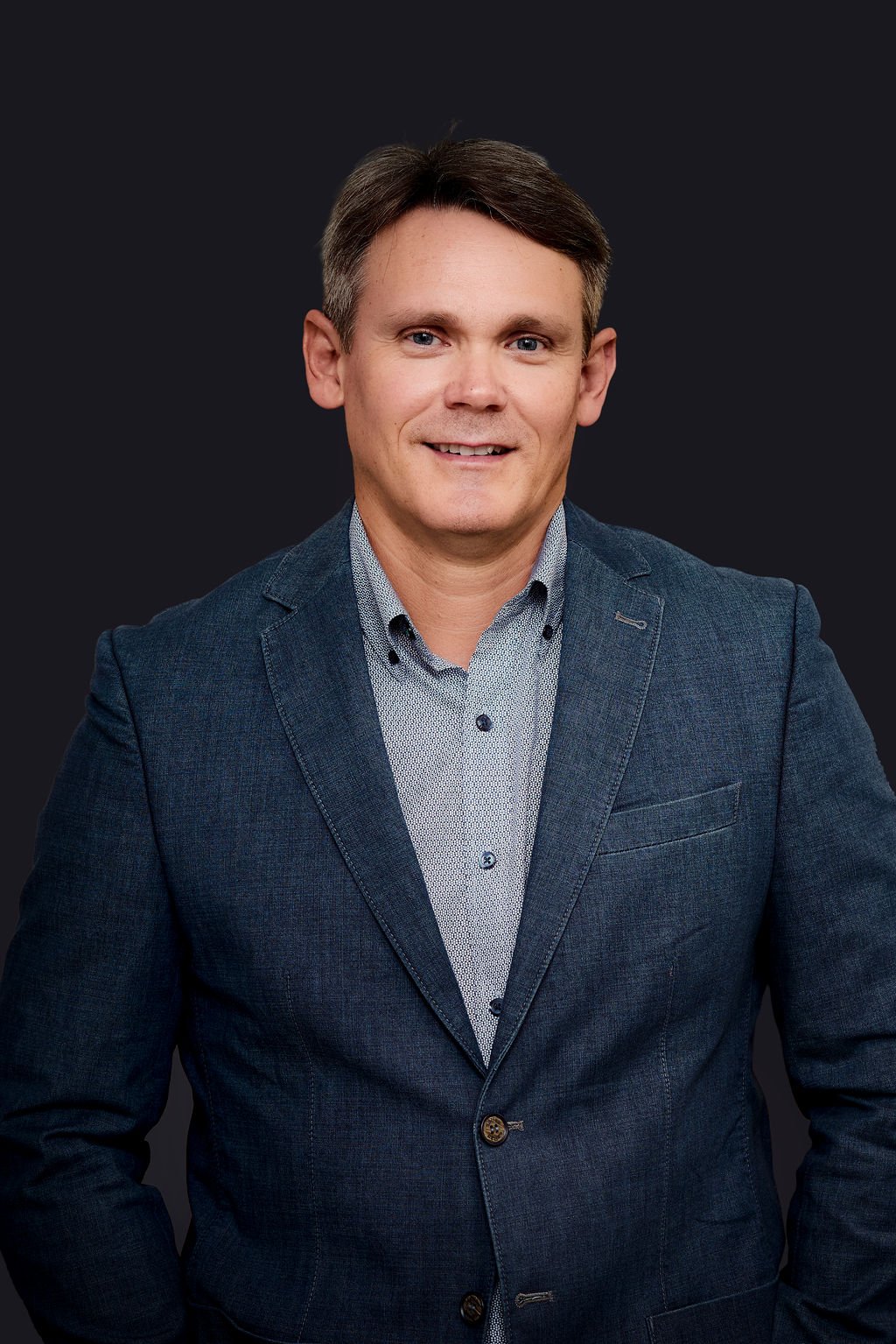 headshot-gary-douglas